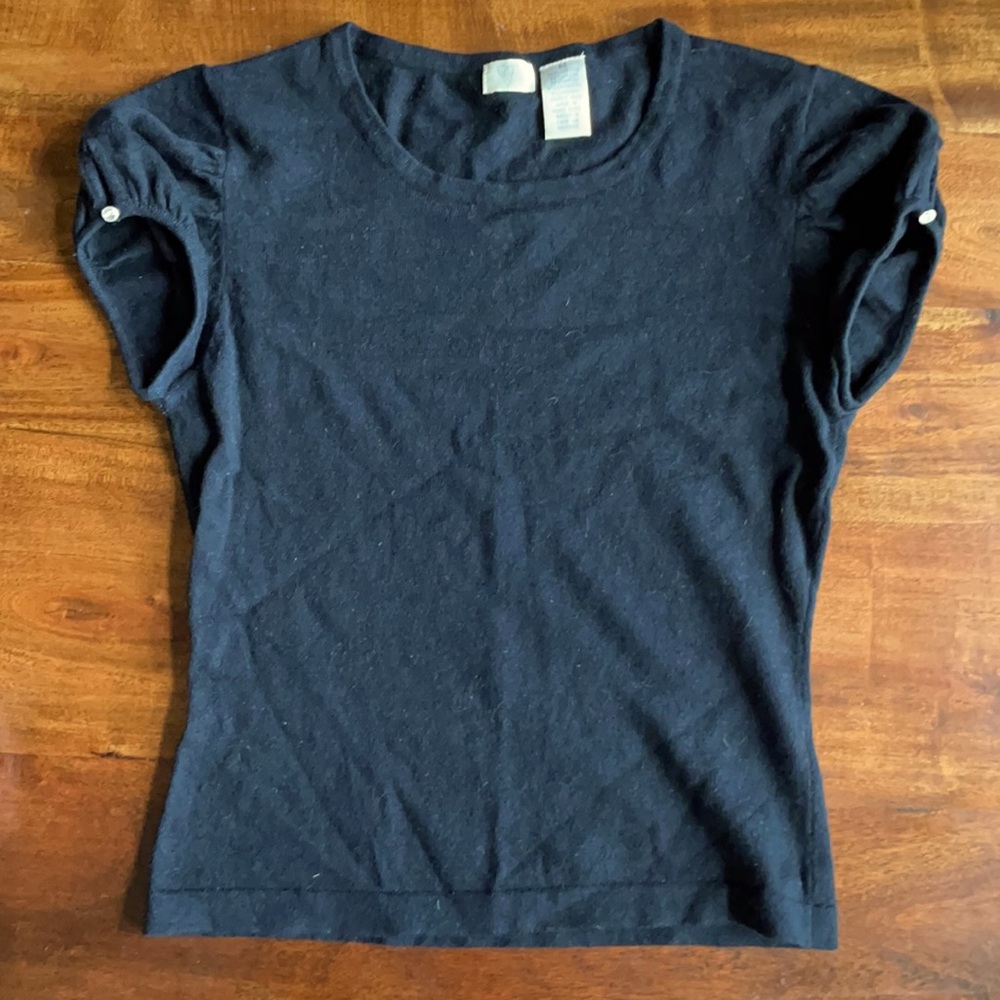 EUC medium black short sleeve top